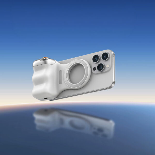 Kervexa hero produit Poignée magnétique Kervexa montée sur smartphone